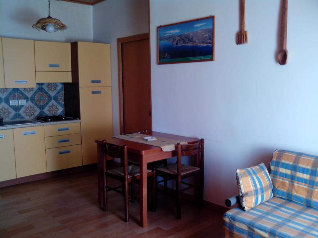 Bed&Breakfast La Casetta SantʼAlessio Siculo Екстериор снимка